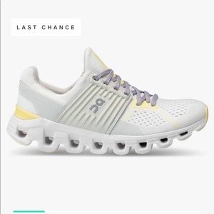 On Cloud Cloudswift tennis shoes